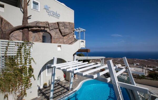 Erato Apartments